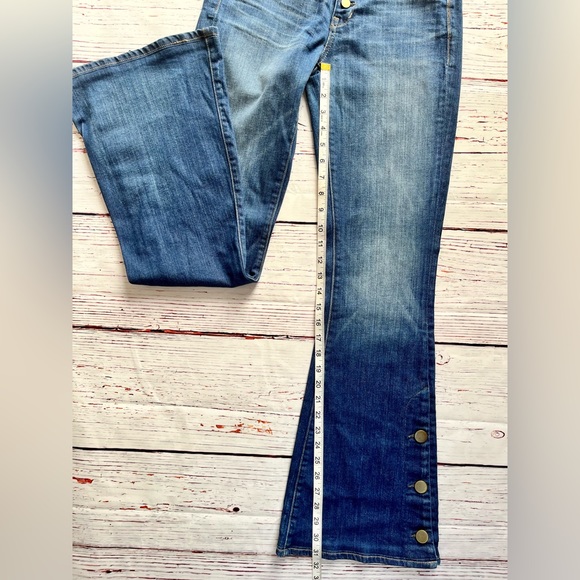 Elizabeth and James Jefferson Button Up Flare Jeans Mid Rise Medium Wash Size 25 - Picture 8 of 14